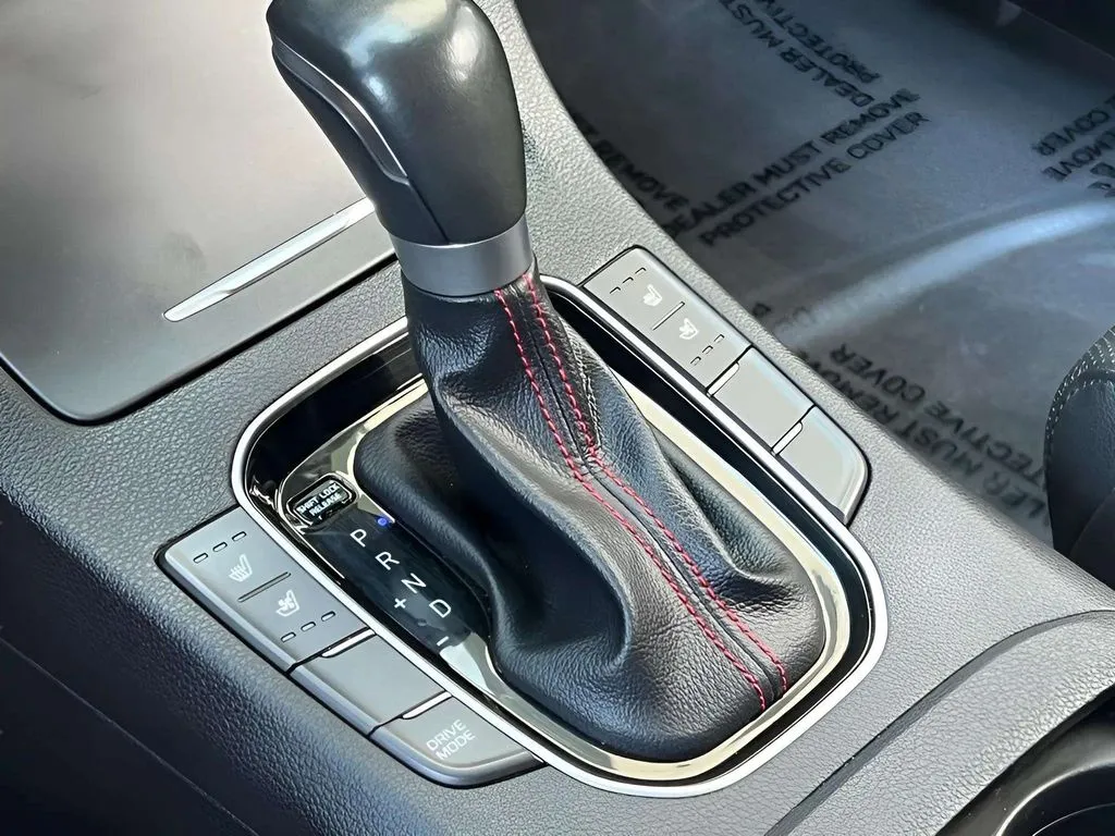 2018 Hyundai Elantra GT GT Sport - Photo 23