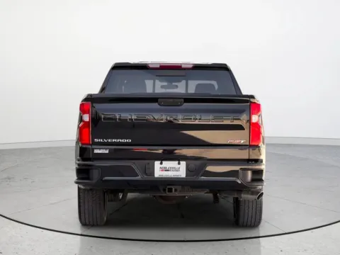 More photos of 2019 Chevrolet Silverado 1500 RST at Noblesville Imports, IN