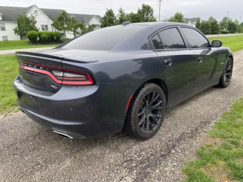 More photos of 2018 Dodge Charger R/T at Noblesville Imports, IN