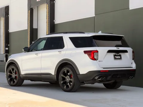More photos of 2021 Ford Explorer ST at Noblesville Imports, IN