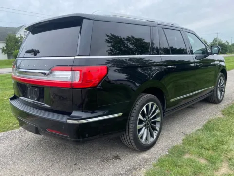 More photos of 2021 Lincoln Navigator L Reserve at Noblesville Imports, IN