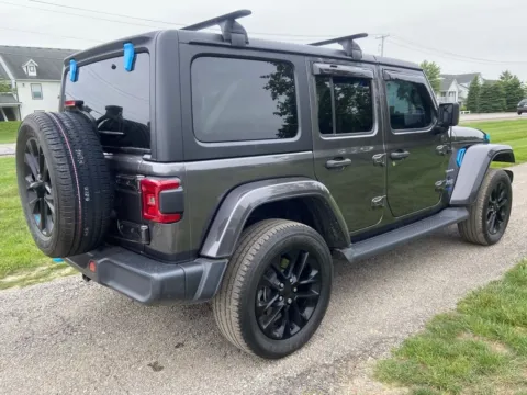 More photos of 2022 Jeep Wrangler at Noblesville Imports, IN
