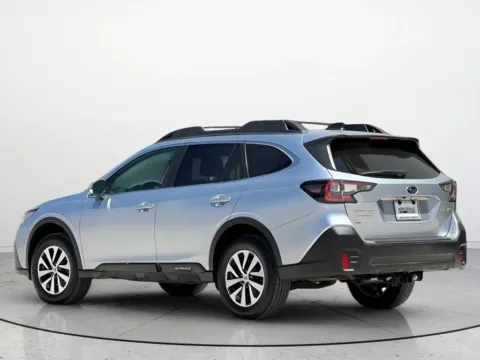 More photos of 2020 Subaru Outback Premium at Noblesville Imports, IN