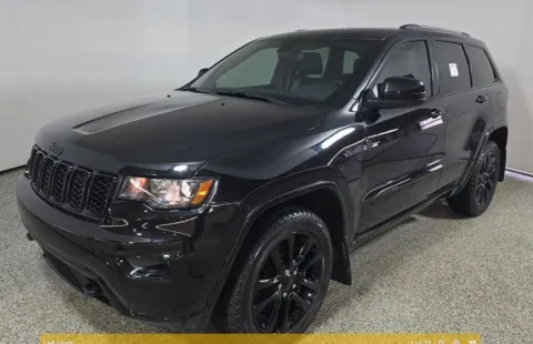 Black 2021 Jeep Grand Cherokee Laredo X for sale in Noblesville, IN