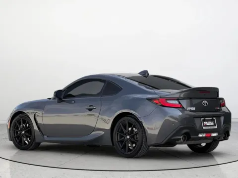 More photos of 2022 Toyota GR86 Premium at Noblesville Imports, IN