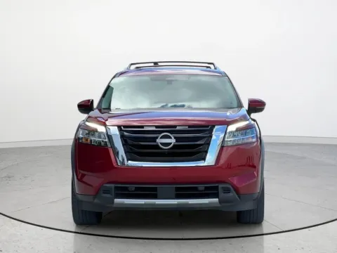 More photos of 2023 Nissan Pathfinder SL at Noblesville Imports, IN