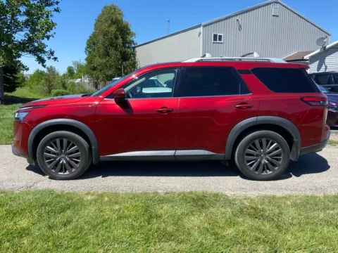Photos of 2023 Nissan Pathfinder SL for sale in Noblesville, IN at Noblesville Imports
