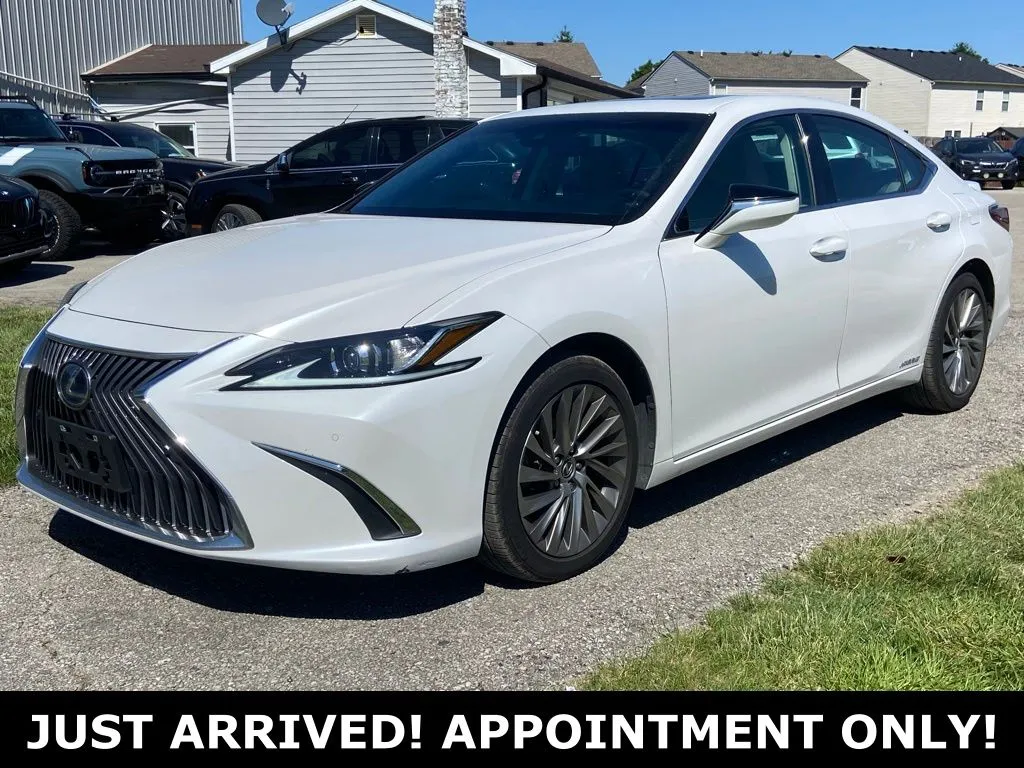 White 2021 Lexus ES 300h Luxury for sale in Noblesville, IN