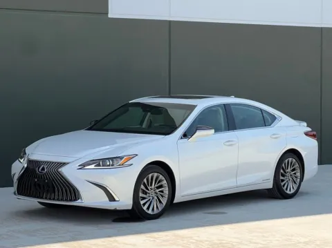 White 2021 Lexus ES 300h Luxury for sale in Noblesville, IN
