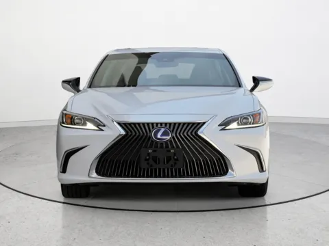 More photos of 2021 Lexus ES 300h Luxury at Noblesville Imports, IN