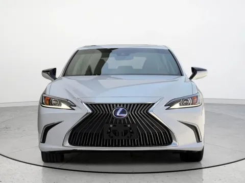 More photos of 2021 Lexus ES 300h Luxury at Noblesville Imports, IN