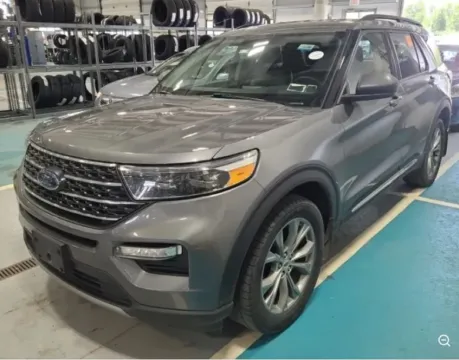 Gray 2022 Ford Explorer XLT for sale in Noblesville, IN