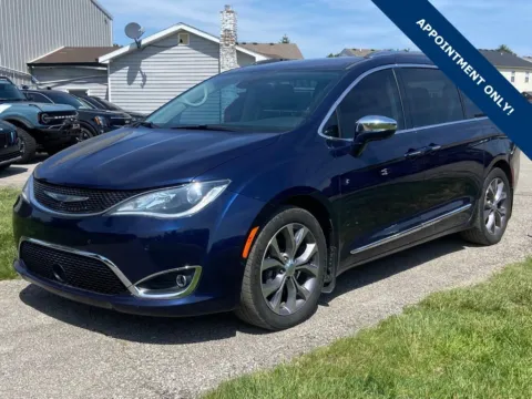 Blue 2019 Chrysler Pacifica Limited for sale in Noblesville, IN
