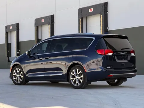 More photos of 2019 Chrysler Pacifica Limited at Noblesville Imports, IN
