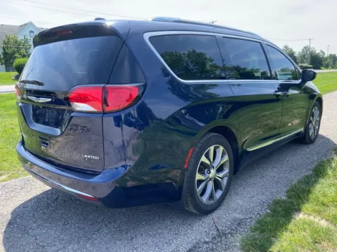 More photos of 2019 Chrysler Pacifica Limited at Noblesville Imports, IN