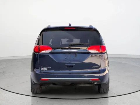 More photos of 2019 Chrysler Pacifica Limited at Noblesville Imports, IN