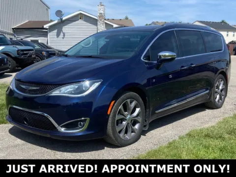 Blue 2019 Chrysler Pacifica Limited for sale in Noblesville, IN