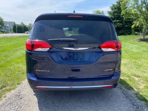More photos of 2019 Chrysler Pacifica Limited at Noblesville Imports, IN