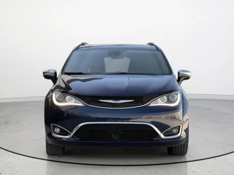 More photos of 2019 Chrysler Pacifica Limited at Noblesville Imports, IN