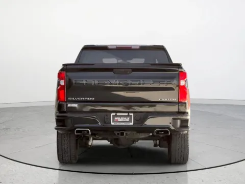 More photos of 2020 Chevrolet Silverado 1500 Custom Trail Boss at Noblesville Imports, IN