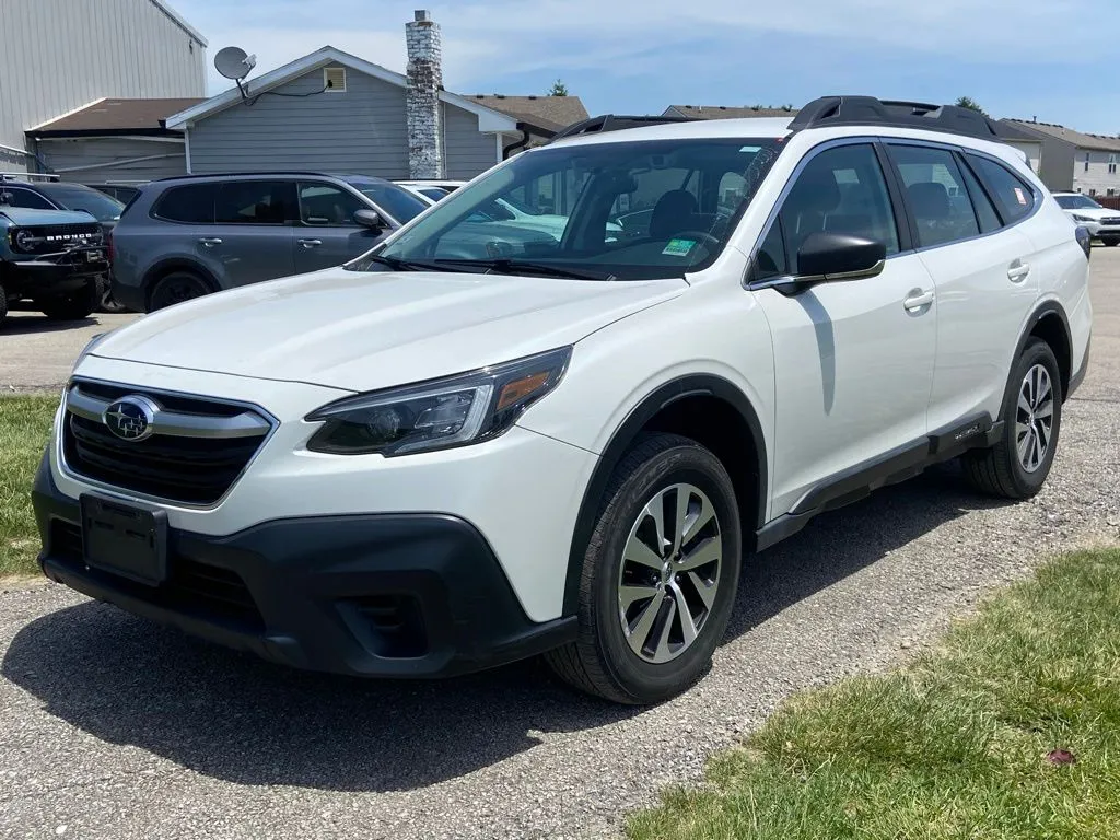 White 2021 Subaru Outback 2.5i for sale in Noblesville, IN