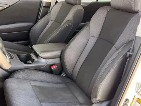 More photos of 2021 Subaru Outback 2.5i at Noblesville Imports, IN