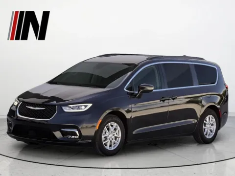 Black 2022 Chrysler Pacifica Touring L for sale in Noblesville, IN