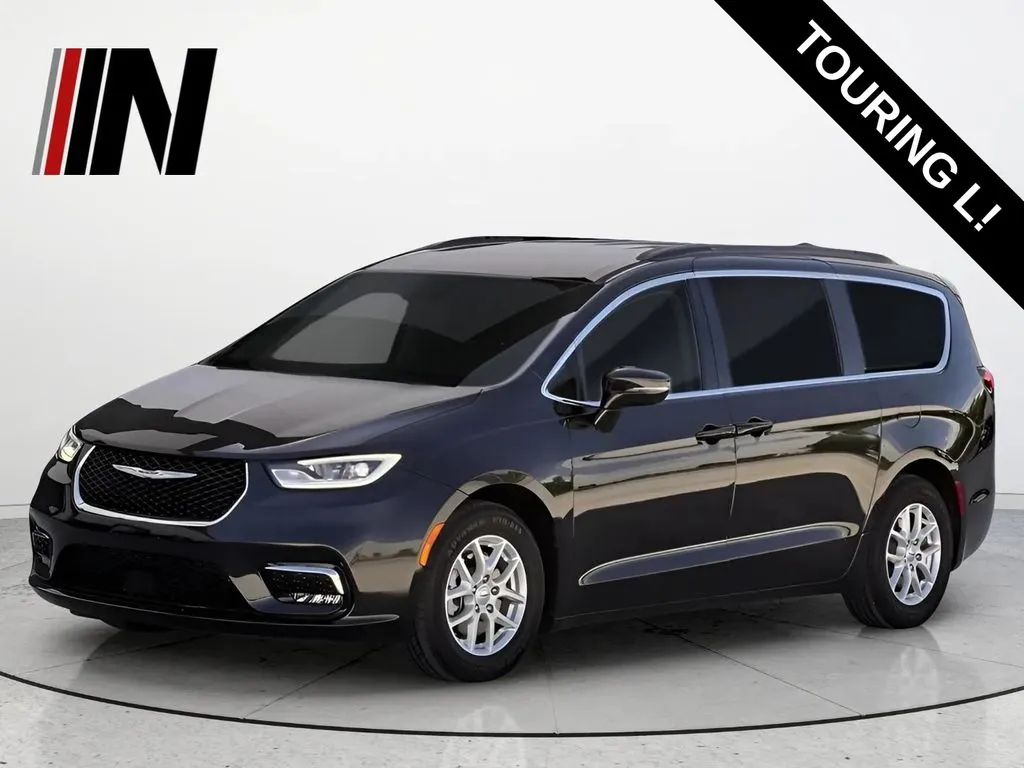 Black 2022 Chrysler Pacifica Touring L for sale in Noblesville, IN