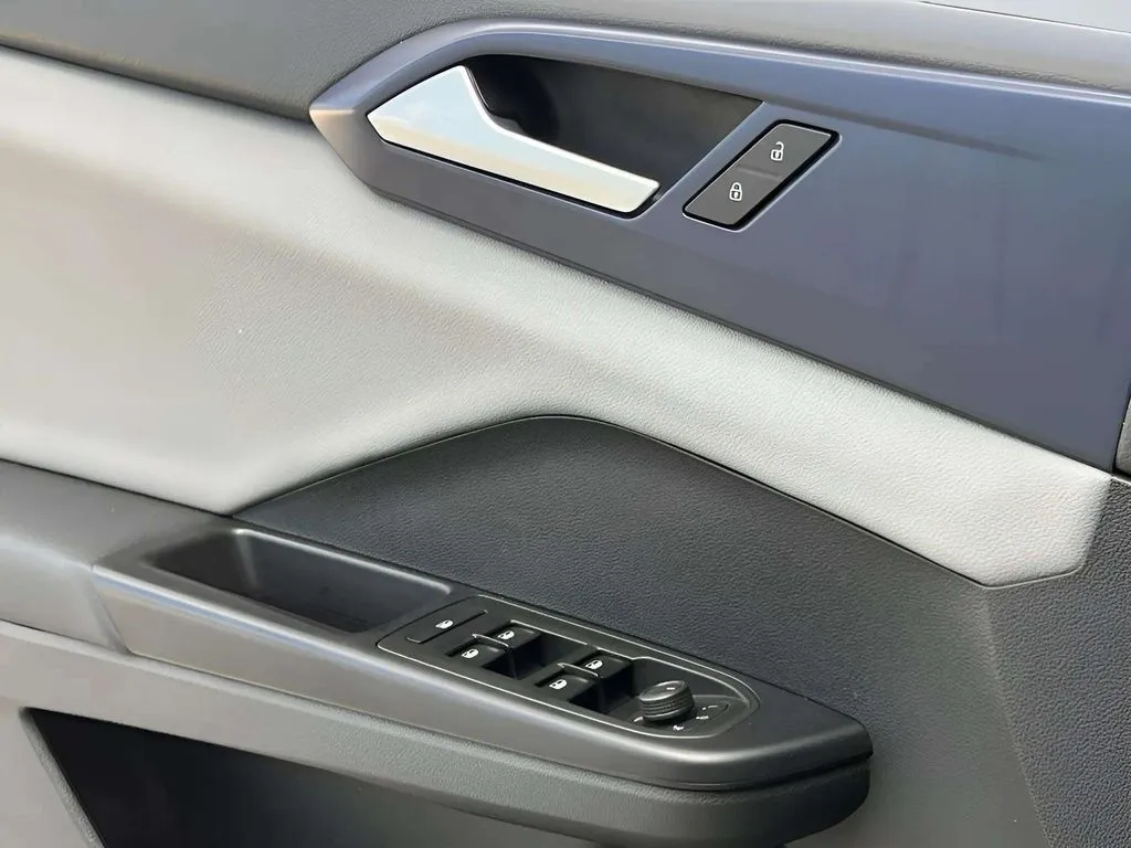 2022 Volkswagen Taos SE - Photo 23