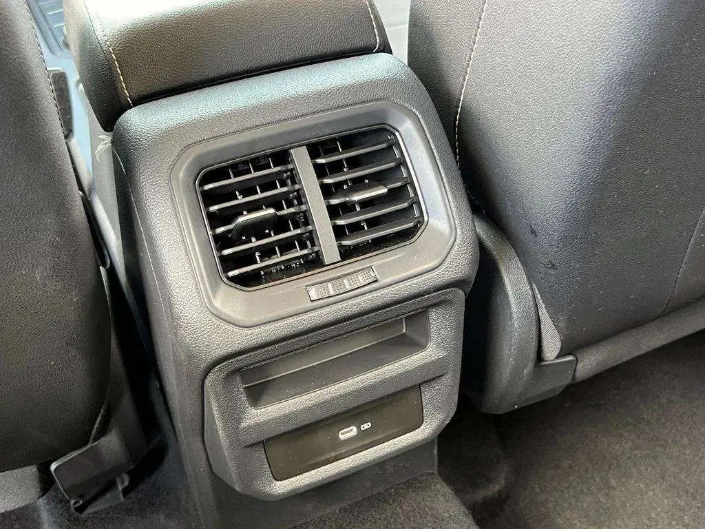 2022 Volkswagen Taos SE - Photo 11