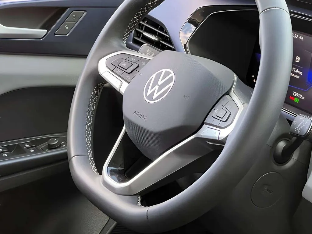 2022 Volkswagen Taos SE - Photo 14