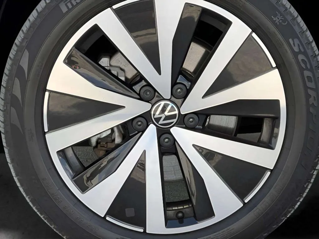 2022 Volkswagen Taos SE - Photo 35