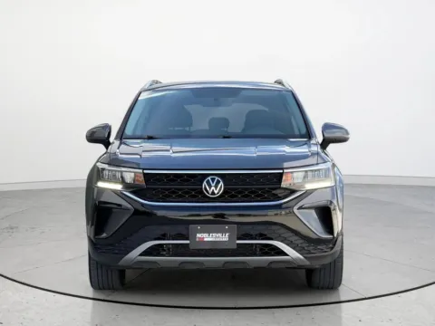 More photos of 2022 Volkswagen Taos 1.5T SE at Noblesville Imports, IN