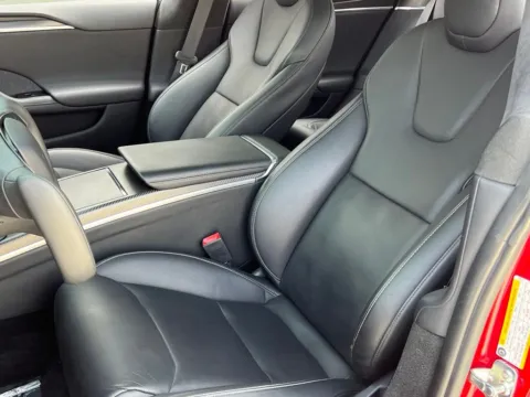 More photos of 2022 Tesla Model S Plaid at Noblesville Imports, IN