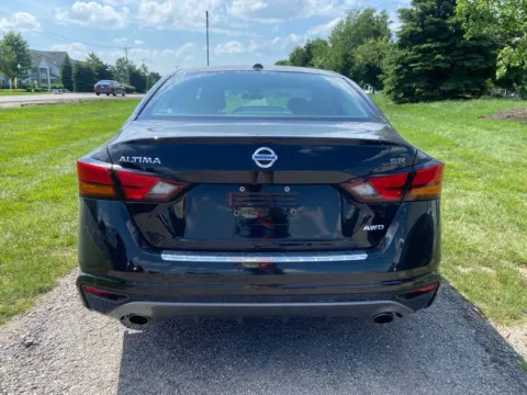 More photos of 2020 Nissan Altima 2.5 SR at Noblesville Imports, IN
