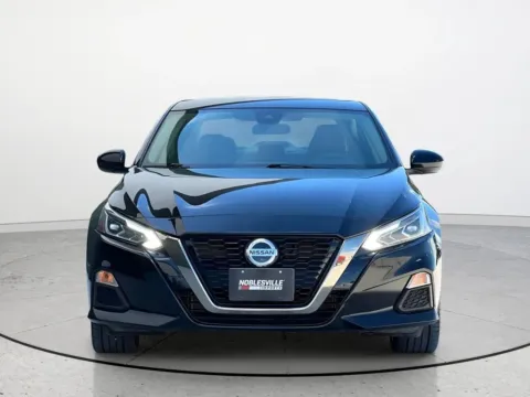 More photos of 2020 Nissan Altima 2.5 SR at Noblesville Imports, IN