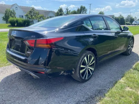 More photos of 2020 Nissan Altima 2.5 SR at Noblesville Imports, IN
