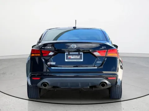 More photos of 2020 Nissan Altima 2.5 SR at Noblesville Imports, IN