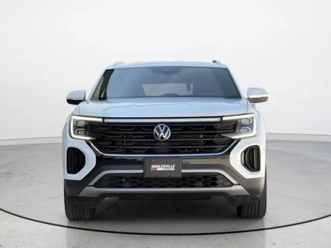More photos of 2024 Volkswagen Atlas Cross Sport 2.0T SE w/Technology at Noblesville Imports, IN