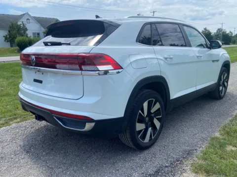 More photos of 2024 Volkswagen Atlas Cross Sport 2.0T SE w/Technology at Noblesville Imports, IN