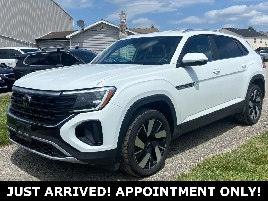 White 2024 Volkswagen Atlas Cross Sport 2.0T SE w/Technology for sale in Noblesville, IN