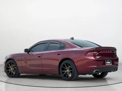 More photos of 2017 Dodge Charger R/T at Noblesville Imports, IN