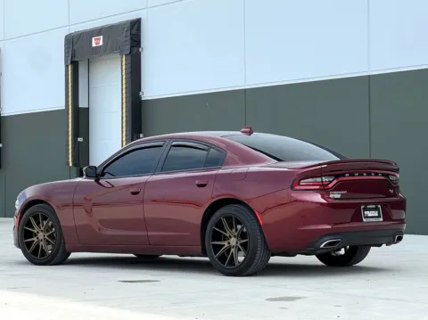 More photos of 2017 Dodge Charger R/T at Noblesville Imports, IN
