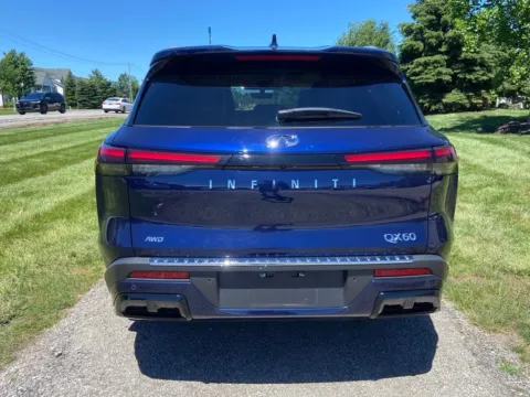 More photos of 2023 INFINITI QX60 LUXE at Noblesville Imports, IN