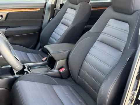 More photos of 2020 Honda CR-V EX at Noblesville Imports, IN