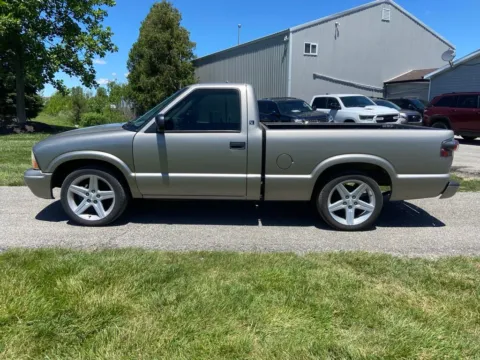 Photos of 2003 GMC Sonoma SL for sale in Noblesville, IN at Noblesville Imports