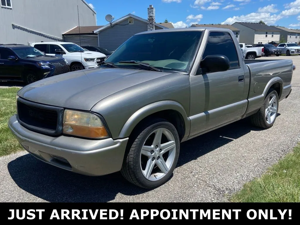 Gray 2003 GMC Sonoma SL for sale in Noblesville, IN