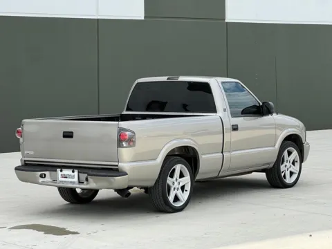 Photos of 2003 GMC Sonoma SL for sale in Noblesville, IN at Noblesville Imports