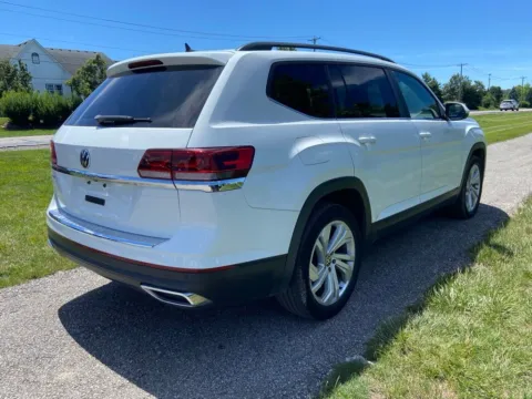 More photos of 2021 Volkswagen Atlas 3.6L V6 SE w/Technology at Noblesville Imports, IN