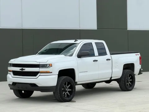 White 2018 Chevrolet Silverado 1500 Custom for sale in Noblesville, IN